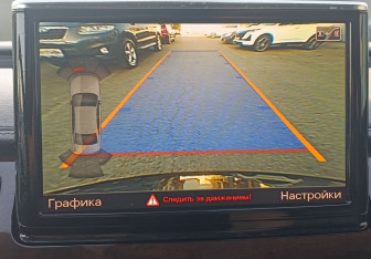 Подержанный автомобиль Audi A8 2014 года (19 фото)