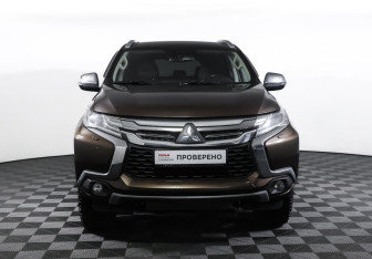 Подержанный автомобиль Mitsubishi Pajero Sport 2018 года (2 фото)