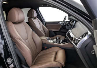 Подержанный автомобиль BMW X5 2020 года (24 фото)