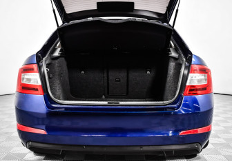 Подержанный автомобиль Skoda Octavia Liftback 2014 года (13 фото)