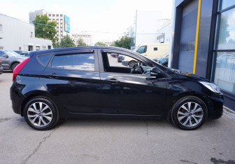 Подержанный автомобиль Hyundai Solaris Hatchback 2014 года (4 фото)