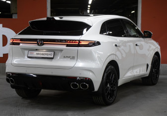 Подержанный автомобиль Changan UNI-K 2023 года (5 фото)