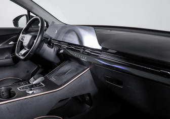 Подержанный автомобиль Omoda C5 2024 года (9 фото)