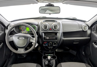 Подержанный автомобиль LADA (ВАЗ) Granta Liftback 2017 года (14 фото)