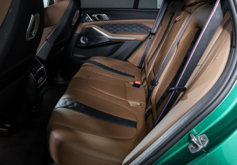 Подержанный автомобиль BMW X5 M 2025 года (10 фото)