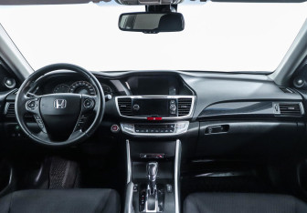 Подержанный автомобиль Honda Accord Sedan 2013 года (6 фото)