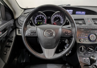 Подержанный автомобиль Mazda 3 Sedan 2012 года (22 фото)