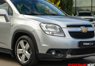 Подержанный автомобиль Chevrolet Orlando 2012 года (18 фото)