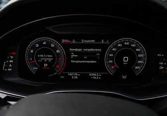 Подержанный автомобиль Audi Q8 2019 года (21 фото)