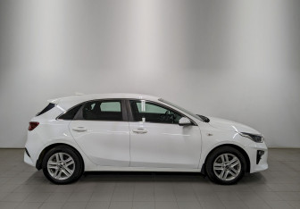 Подержанный автомобиль Kia Ceed Hatchback 2018 года (4 фото)