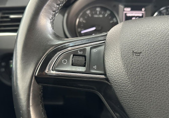 Подержанный автомобиль Skoda Octavia Liftback 2013 года (16 фото)