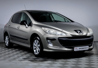 Подержанный автомобиль Peugeot 308 Hatchback 2010 года (3 фото)
