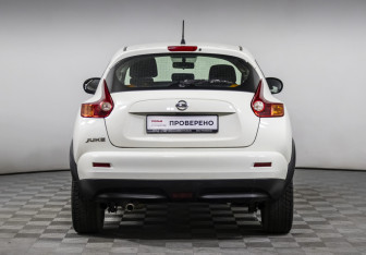 Подержанный автомобиль Nissan Juke 2012 года (6 фото)
