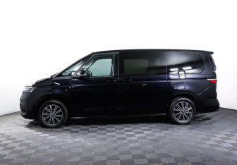 Подержанный автомобиль Volkswagen Multivan 2022 года (8 фото)