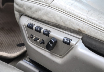 Подержанный автомобиль Volvo S80 2006 года (10 фото)