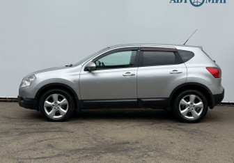 Подержанный автомобиль Nissan Qashqai 2007 года (8 фото)