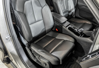 Подержанный автомобиль Volvo XC40 2019 года (25 фото)