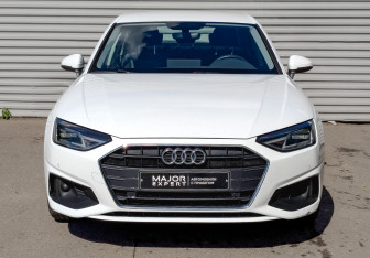 Подержанный автомобиль Audi A4 Sedan 2022 года (2 фото)