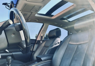 Подержанный автомобиль Nissan Teana 2011 года (10 фото)