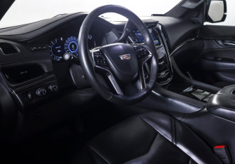 Подержанный автомобиль Cadillac Escalade Suv 2018 года (20 фото)