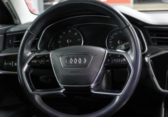 Подержанный автомобиль Audi A6 Sedan 2019 года (17 фото)