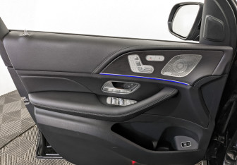 Подержанный автомобиль Mercedes-Benz GLE 2021 года (20 фото)