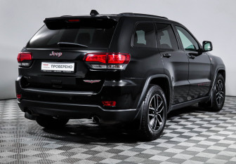 Подержанный автомобиль Jeep Grand Cherokee 2021 года (5 фото)