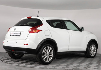 Подержанный автомобиль Nissan Juke 2012 года (5 фото)