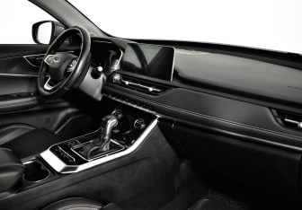 Подержанный автомобиль Chery Tiggo 8 2021 года (12 фото)