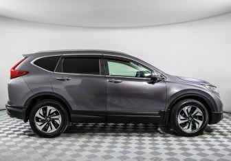 Подержанный автомобиль Honda CR-V 2017 года (4 фото)
