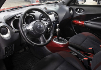 Подержанный автомобиль Nissan Juke 2013 года (16 фото)