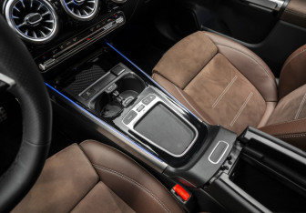 Новый Mercedes-Benz GLB 2025 (17 фото)