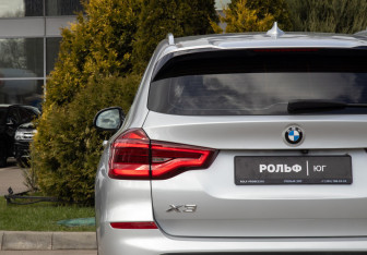 Подержанный автомобиль BMW X3 2019 года (29 фото)