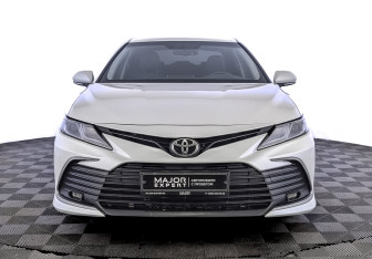 Подержанный автомобиль Toyota Camry Sedan 2021 года (2 фото)
