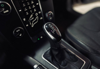 Подержанный автомобиль Volvo V40 Cross Country 2013 года (15 фото)