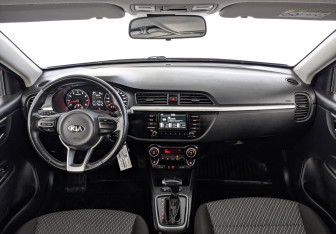 Подержанный автомобиль Kia Rio Hatchback 2019 года (14 фото)