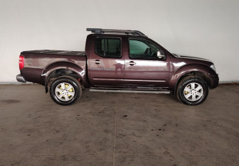 Подержанный автомобиль Nissan Navara (Frontier) 2008 года (7 фото)