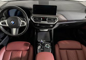 Подержанный автомобиль BMW X3 2022 года (11 фото)