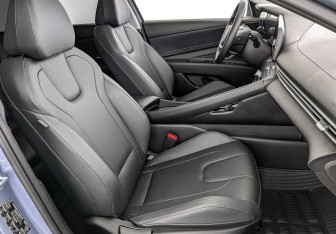 Подержанный автомобиль Hyundai Elantra Sedan 2024 года (24 фото)