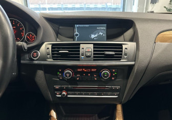 Подержанный автомобиль BMW X3 2011 года (16 фото)