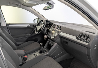 Подержанный автомобиль Volkswagen Tiguan 2017 года (11 фото)