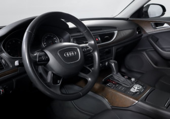 Подержанный автомобиль Audi A6 Sedan 2015 года (14 фото)