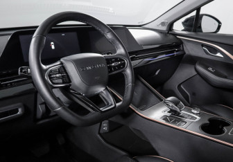 Подержанный автомобиль Omoda C5 2024 года (14 фото)