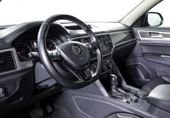 Подержанный автомобиль Volkswagen Teramont 2018 года (14 фото)