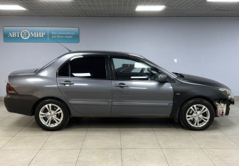 Подержанный автомобиль Mitsubishi Lancer Sedan 2009 года (4 фото)