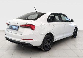 Подержанный автомобиль Skoda Rapid Liftback 2021 года (5 фото)