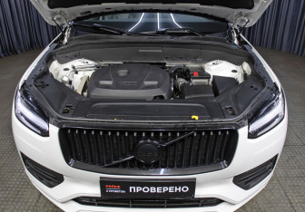 Подержанный автомобиль Volvo XC90 2019 года (8 фото)