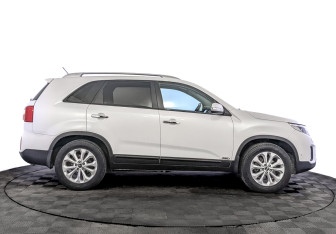 Подержанный автомобиль Kia Sorento 2019 года (4 фото)