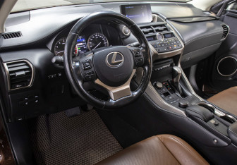 Подержанный автомобиль Lexus NX 2017 года (15 фото)