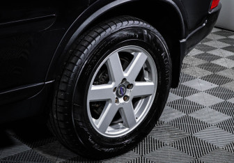 Подержанный автомобиль Volvo XC90 2012 года (15 фото)